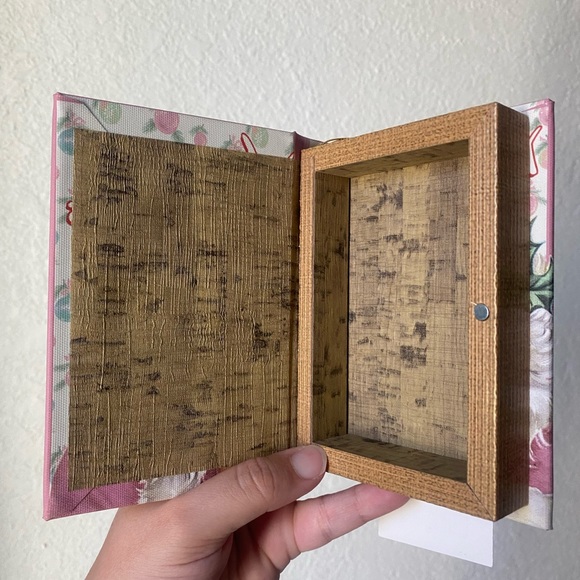 Vintage Mini Pink Christmas Storage Book π - Picture 2 of 3